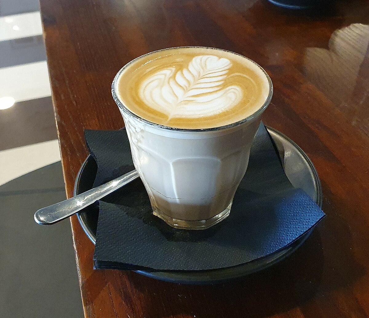 Latte ( çilek. karamel. fındık. vanilya. fıstık )